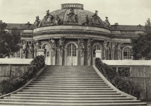 Poczdam, Schloss Sanssouci; Pałac Sanssouci (zdjęcie czarno-białe) autorstwa Sasha Stone