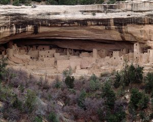 Widok na teren pałacu Cliff (1993, Fotografia) autorstwa School Anasazi