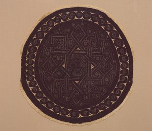 Roundel from a Curtain, 300s (splot płócienny ze splotem gobelinowym i dodatkowym zawijaniem wątku, niebarwiony len i barwiona wełna)