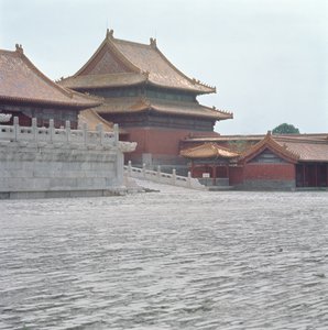 Pawilon z podwójnym okapem i marmurowy taras, dynastia Ming (zdjęcie) autorstwa School Chinese