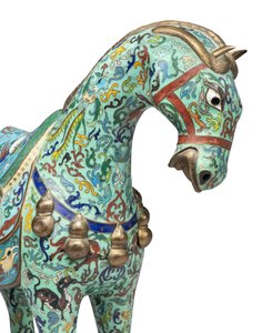 Koń, XX wiek (emalia cloisonné) autorstwa School Chinese