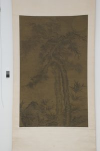 Stare drzewa pod księżycem (atrament na jedwabiu) autorstwa School Chinese