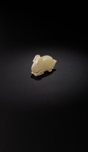 Wisiorek w kształcie królika, późna dynastia Shang z wczesnej zachodniej dynastii Zhou autorstwa School Chinese