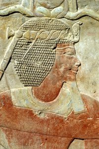 Muinainen Egypti, Seinämaalaus/kaiverrus, Faarao Atefin kruunulla, Karnakin temppeli, Luxor (valokuva) kiillotus autorstwa School Egyptian