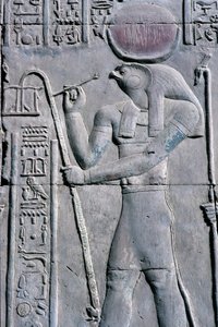 Starożytny Egipt, malowidło ścienne/rzeźba, Horus pisze na zwoju papirusu, Świątynia Sebeka i Horusa, Kom Ombo (zdjęcie ilustracyjne) autorstwa School Egyptian