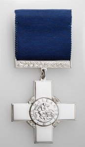 George Cross (srebrny z jedwabną wstążką)