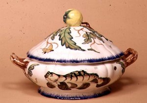 Leboeuf et Milliet tureen, papuoštas Rousseau pagal Bracquemondo dizainą (fajanso) poli autorstwa School French