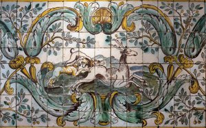 Psy polujące na jelenie - Fragment ozdobnej kafelki z sali myśliwskiej dawnego pałacu Praia, a Belem, Lizbona (Portugalia) (Dwa psy polujące na jelenie - ozdobna płycina z sali łowieckiej dawnego pałacu Praia, przy ul. Belem) - Musee natio