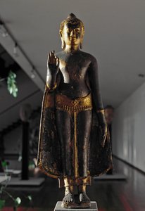 Styl Lopaburi: Abhjamudra Budda (Rzeźba)