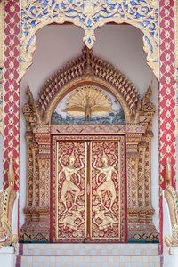 Drzwi świątyni, Wat Phrathat Doi Suthep autorstwa School Thai