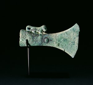 Topór-Głowa, Dongson Culture, c.200 pne-200 AD (brąz)
