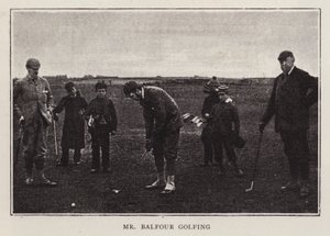 Brytyjski konserwatywny polityk Arthur Balfour grający w golfa (zdjęcie czarno-białe)