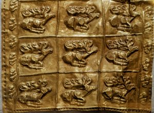 Art Scythian (cywilizacja scytyjska lub Scytia): pokrywa ze złotego kołczanu zdobi zwierzęta (jelenie). Z Tumulusa nr 4 w Kelermes, Krasnodar Region, Kuban, Rosja, VII wiek p.n.e. autorstwa Scythian