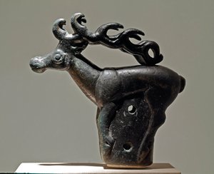 Art Scythe (Scythic Civilization lub Scythia): zoomorficzna osłona przedstawiająca jelenia. Obiekt z brązu z VI-II wieku p.n.e. Sankt Petersburg, Ermitaż