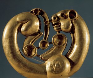 Art Scythian (cywilizacja scytyjska): złota płyta przedstawiająca panterę. Syberia, VI wiek p.n.e. Ermitaż w Petersburgu.