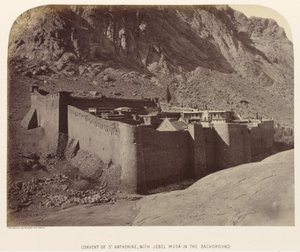 Klasztor św. Katarzyny z Jebel Músá w tle