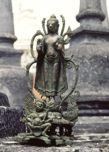 Budda w postawie argumentacyjnej (brąz) autorstwa Siamese School