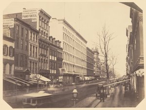 Broadway patrząc na północ między ulicami Grand i Broome autorstwa Silas A. Holmes