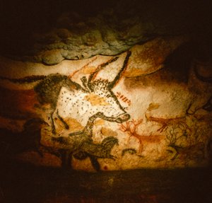Malowidło głowy byka w komnacie byka, jaskinia Lascaux