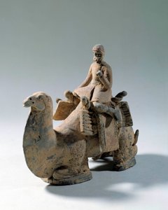 Cywilizacja sogdyjska: „”wielbłąd i wielbłąd, transport jedwabiu”””Posąg nagrobny z terakoty. V lub VI wiek. Paryż, Muzeum Cernuschi autorstwa Sogdian Sogdian