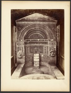 Dom wielkiej fontanny. Pompeje.