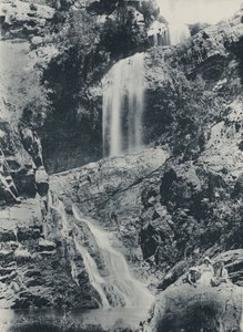 Miejsce piknikowe w Johannesburgu, Wodospad Krugera (zdjęcie czarno-białe) autorstwa South African Photographer