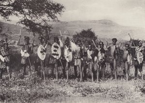 Kafir Warriors (zdjęcie czarno-białe) autorstwa South African Photographer