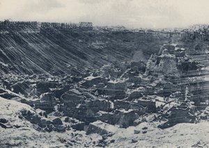 Sceny w dawnych czasach, Kimberley Mine w 1874 roku (zdjęcie czarno-białe) autorstwa South African Photographer