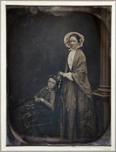 Bez tytułu (Kobieta w masce i szalu, z siedzącym synem) autorstwa Southworth and Hawes