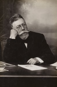 Angel Guimera (1845-1924), hiszpański dramaturg (zdjęcie czarno-białe) autorstwa Spanish Photographer