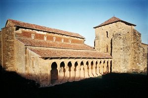 Kościół San Miguel de Escalada, założony w 913 r. autorstwa Spanish School