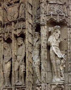 Detal rzeźbiarski lewego ościeża fasady wejściowej, z lat 1488-96 (kamień) autorstwa Spanish School