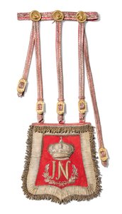 Sabretache Józefa-Napoleona Bonaparte, króla Hiszpanii, przed 1813 r. (czerwona skóra maroka z haftowanym złotem i pozłacanymi mosiężnymi oprawami) autorstwa Spanish School