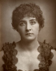 Julia Gwynne, brytyjska śpiewaczka operowa i aktorka, 1884