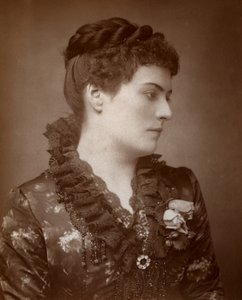 Sophie Eyre, brytyjska aktorka, 1883 autorstwa St James
