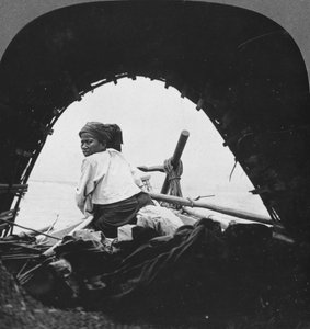 Przewoźnik na rzece Irrawaddy, Birma, 1908