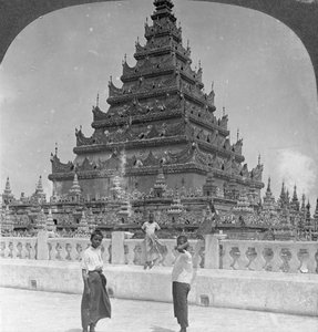 Pagoda Arakan, Mandalaj, Birma, 1908. autorstwa Stereo Travel Co