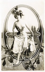 P: Marcelle Yrven, francuska aktorka - Teatry: Palais Royal, Folies dramatiques, Paryż - Alfabet na pocztówce autorstwa Studio Reutlinger