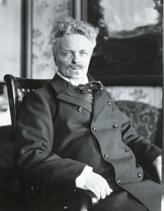 August Strindberg w swoim domu w Sztokholmie (zdjęcie czarno-białe)