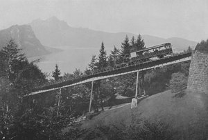 Ligne du Righi, Pont du Schnurtobel (zdjęcie czarno-białe) autorstwa Swiss Photographer