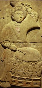 Stela z terakoty z muzykiem, dynastia Tang (618-907), odkryta w prowincji Shaanxi, Muzeum Lasu Steles w Xian. Fotografia, Leonard de Selva, Chiny, 2006. autorstwa Tang Dynasty Chinese School