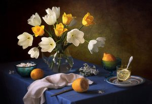 Martwa natura ze świeżymi tulipanami autorstwa Tatyana Skorokhod