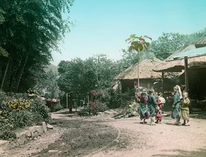 Dzieci bawiące się na ulicy przy drodze do Miyanoshita ok. 1900-1915 (zdjęcie) autorstwa Teijiro Takagi