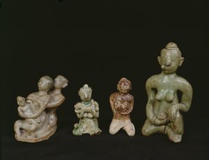 Figurki matki i dziecka (terakota) autorstwa Thai School