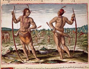 Historia Ameryki: „Dwóch mieszkańców Wirginii, indyjska broń ze strzał i łuków” Grawerowanie z „Admirante Narratio Americae” autorstwa Theodore de Bry (1528-1598) autorstwa Theodore de Bry