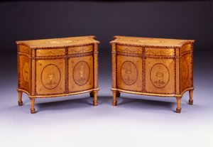 Para komod Jerzego III (harewood i kingwood) autorstwa Thomas Chippendale