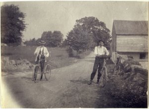 Samuel Murray i Benjamin Eakins o rowerach, c. 1895-1899. autorstwa Thomas Eakins