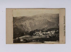 Grange Bridge, Borrowdale (zdjęcie czarno-białe) autorstwa Thomas Ogle