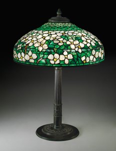 Lampa stołowa Dereń, ok. 1910 (szkło ołowiowe i brąz)