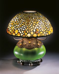 Rzadka lampa stołowa Pebble, ok. 1906 (szkło ołowiowe, kamień, brąz i szkło dmuchane)